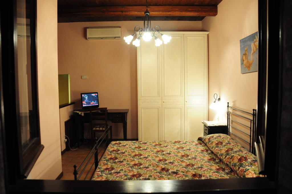 Appartement Il Roccolo Di Valcerasa à Treia Chambre photo